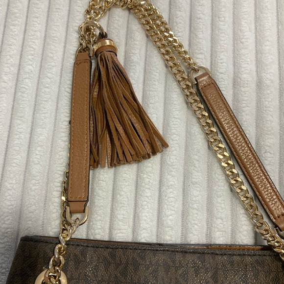 Micheal Kors Purse - Picture 5 of 16